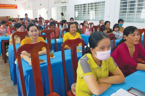 Ngày Dân số thế giới 11/7: Nâng cao tiếng nói của phụ nữ và trẻ em gái