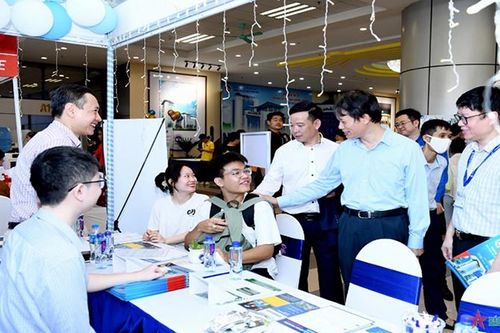Trường Đại học Kinh tế quốc dân chuẩn bị thành lập 3 trường trực thuộc