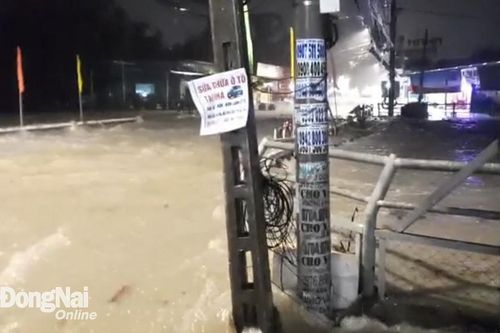 Cần sớm có giải pháp chống ngập sâu trên đường Hùng Vương