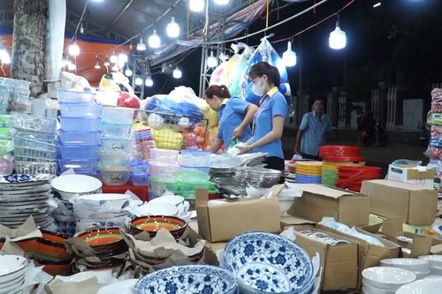 Chợ công nhân thời... eo hẹp