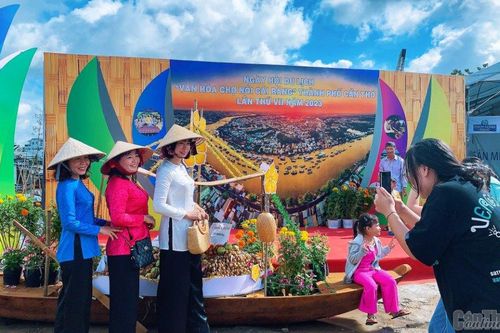 Ngày hội Du lịch Văn hóa Chợ nổi Cái Răng gắn kết và bảo tồn di sản