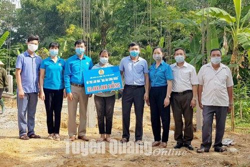 Xây dựng Công đoàn Viên chức tỉnh vững mạnh
