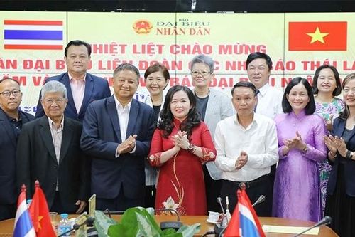 Đoàn đại biểu Liên đoàn các nhà báo Thái Lan thăm, làm việc với Báo Đại biểu Nhân dân