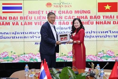 Một số hình ảnh Đoàn đại biểu Liên đoàn các nhà báo Thái Lan thăm, làm việc với Báo Đại biểu Nhân dân