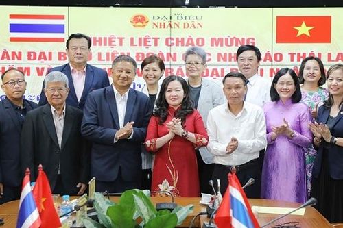 Đoàn đại biểu Liên đoàn các nhà báo Thái Lan thăm, làm việc với Báo Đại biểu Nhân dân