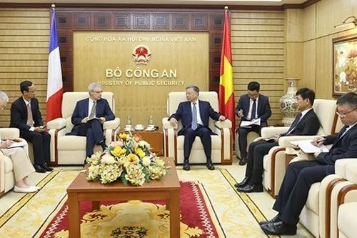 Thúc đẩy mạnh mẽ quan hệ hợp tác Việt Nam - Pháp trên nhiều lĩnh vực