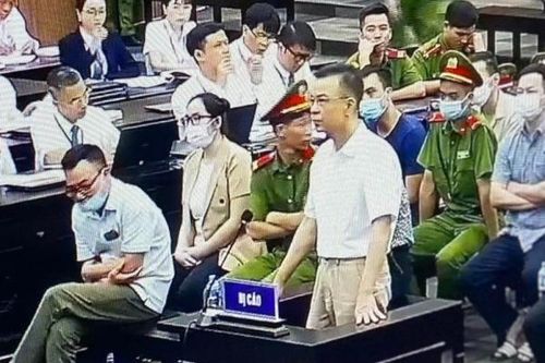 Cơ quan quản lý cố tình gây khó khăn cho các 'chuyến bay giải cứu' như thế nào?