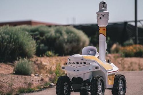 Mỹ sử dụng robot bảo vệ trường học chống đột nhập có vũ khí