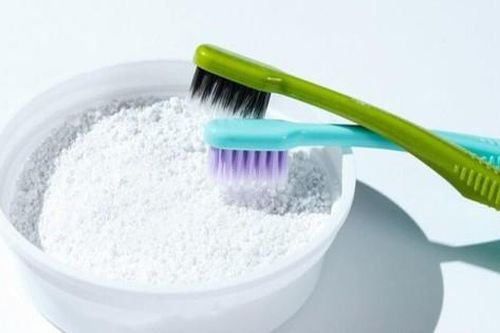 Bác sĩ cảnh báo nguy cơ tiềm ẩn từ việc lạm dụng tẩy trắng răng tại nhà