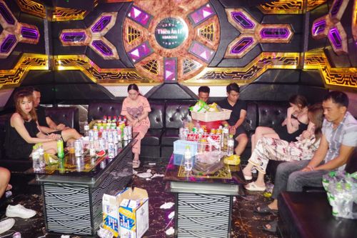 Quán karaoke Thiên Ân với lối thoát hiểm bí mật, 4 lớp cửa sắt và dày đặc camera