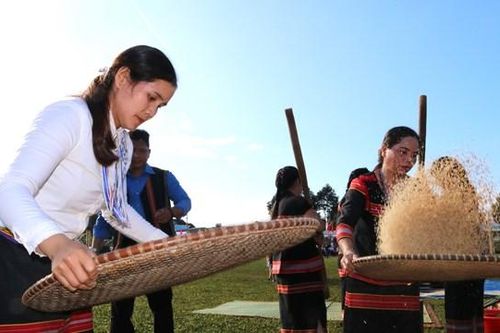Chăm lo cho đồng bào dân tộc thiểu số và miền núi – Bài cuối: Phát triển kinh tế vững bền