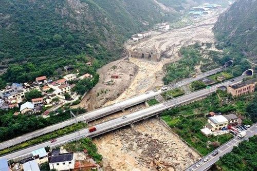 Trung Quốc tiến hành sơ tán hơn 40.000 người