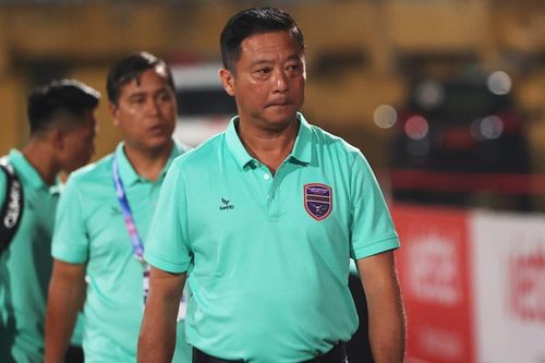 Thấy gì khi Tiến Linh bị HLV Lê Huỳnh Đức chê?