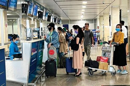 Đề xuất tăng trần giá vé máy bay sau 8 năm 'đứng yên'