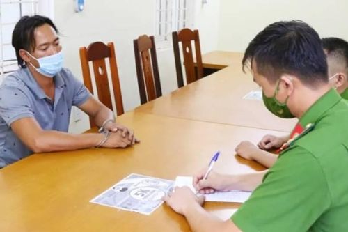 Khởi tố, bắt giam một kiểm sát viên về tội nhận hối lộ