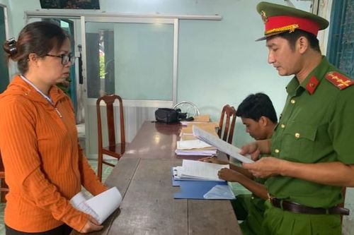Khởi tố nguyên cán bộ phụ nữ lừa đảo hơn 4 tỷ đồng