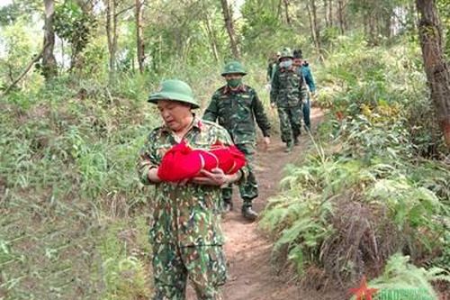 Vượt gian khó tìm đồng đội