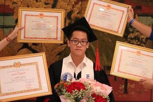 Tân Thủ khoa đầu ra ngành Luật Kinh tế mong muốn được bảo vệ nhóm người yếu thế trong xã hội