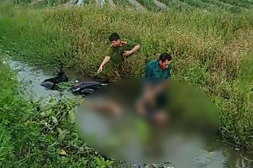 Đi tập thể dục, người dân phát hiện nam thanh niên tử vong dưới mương nước