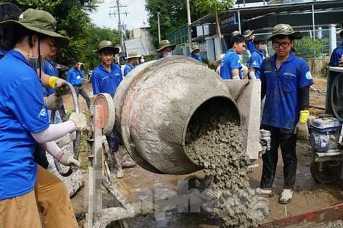 Gần 4.500 chiến sĩ tình nguyện tỏa khắp vùng quê Đồng Tháp