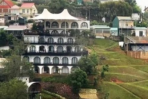 Đà Lạt buộc tháo dỡ công trình không phép rộng lớn gần điểm sạt lở 2 người chết