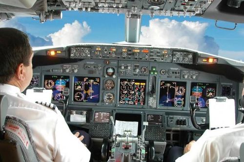 Phi công dính ma túy đối mặt án 'cấm cửa' vĩnh viễn với hàng không