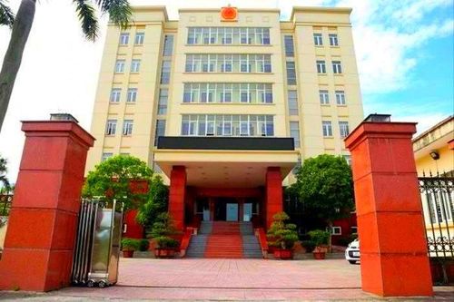 Giáng chức một Chi cục trưởng Chi cục thuế vì để cán bộ vi phạm