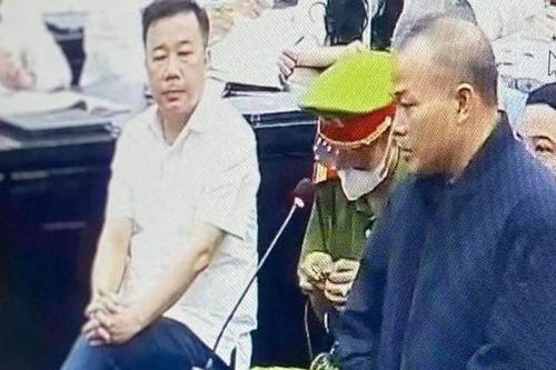 Cựu đại sứ tại Nhật Bản khai việc liên hệ trả lại tiền hối lộ