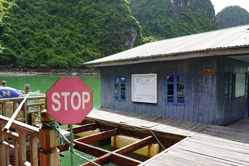 Yêu cầu sửa chữa, trùng tu làng chài đẹp nhất thế giới trên Vịnh Hạ Long
