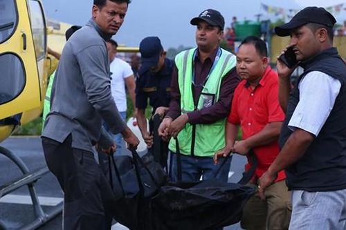 Rơi máy bay trực thăng đi ngắm cảnh ở Nepal, tìm thấy thi thể người tử nạn