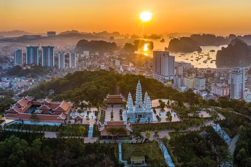 Thấy gì từ con số tăng trưởng ngoạn mục 6 tháng đầu năm 2023 của du lịch Quảng Ninh?