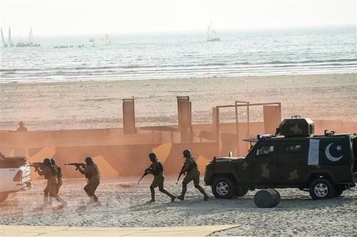 Tấn công khủng bố căn cứ quân sự Pakistan, nhiều binh sỹ bị thiệt mạng