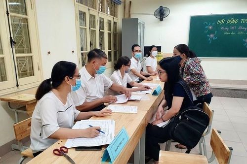 Bản tin 12/7: Hà Nội hoàn thành đăng ký trực tuyến tuyển sinh đầu cấp