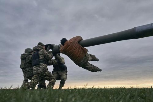 Hướng dẫn viên Pháp tuyên bố thờ ơ với số phận binh sĩ Ukraine