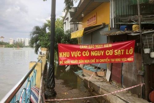 Tiếp tục xảy ra sạt lở bờ kênh Thanh Đa
