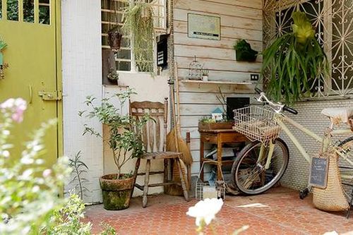 Cô gái tự tay cải tạo không gian cũ thành nhà vườn đẹp lãng mạn