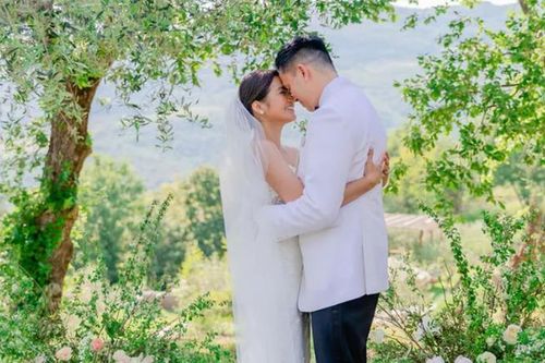 Hôn lễ đặc biệt giữa rừng xanh với lượng khách mời 'không tưởng'
