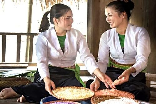Ứng dụng công nghệ thông tin để tiêu thụ hàng hóa địa phương cho phụ nữ dân tộc thiểu số