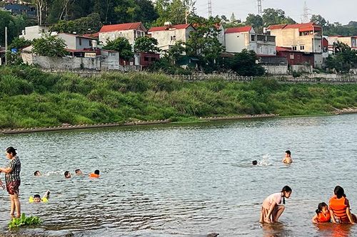 Hiểu nguy cơ, biết phòng tránh và có kỹ năng giúp trẻ tránh được đuối nước