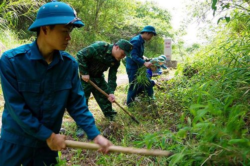 Dân quân thường trực xung kích tham gia bảo vệ biên giới