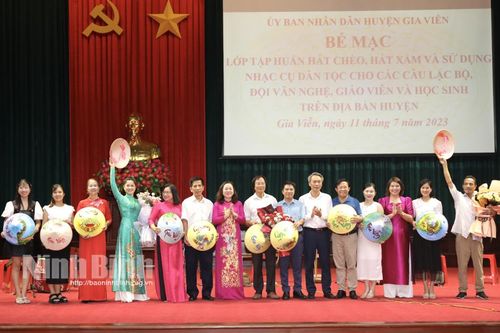 Bế mạc lớp tập huấn hát Chèo, hát Xẩm, sử dụng các nhạc cụ dân tộc huyện Gia Viễn