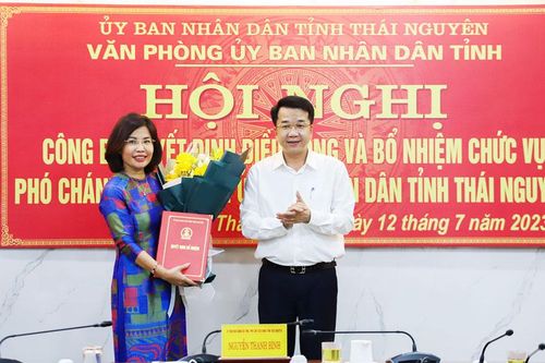 Công bố các quyết định điều động, bổ nhiệm cán bộ