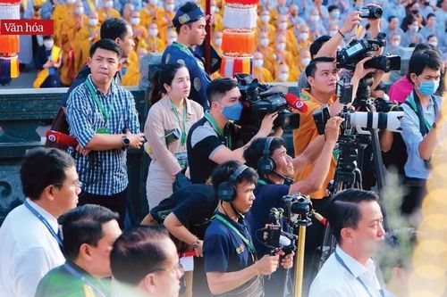 Báo chí Phật giáo và báo chí với Phật giáo
