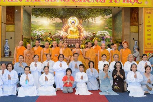 Tịnh xá Ngọc Chánh cúng dường các trường hạ trên địa bàn TP.HCM