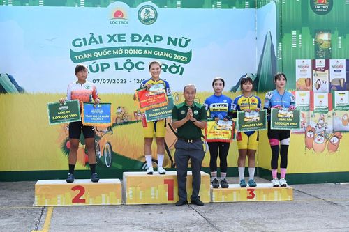 Tay đua Nguyễn Thị Thi đoạt áo Vàng sau 5 chặng Giải xe đạp nữ toàn quốc