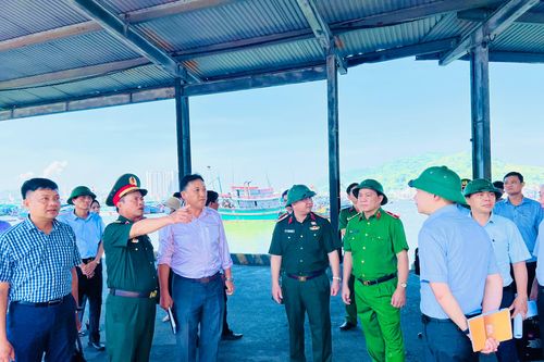 Đoàn giám sát Ủy ban Quốc phòng An ninh khảo sát việc thực hiện Nghị quyết 99/2019/QH14 về phòng cháy, chữa cháy tại Cảng cá Hòn Rớ, Nha Trang