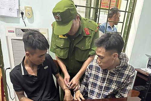 Chuẩn bị hỗn chiến thì gặp… Cảnh sát 113