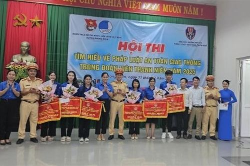 Đông đảo người dân Thừa Thiên - Huế hào hứng với Hội thi 'An toàn giao thông'