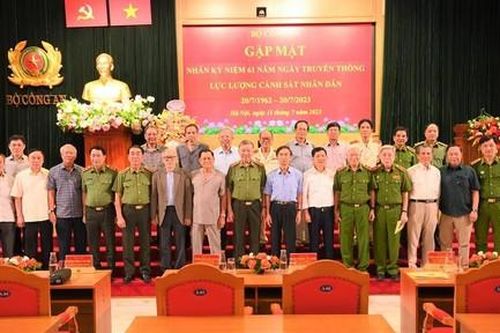 Gặp mặt nhân kỷ niệm 61 năm Ngày truyền thống Lực lượng Cảnh sát nhân dân
