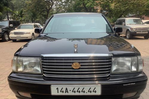 Đại gia Hà Nội chi hơn 1 tỷ đồng mua Toyota Crown 25 năm tuổi, biển lục quý 4
